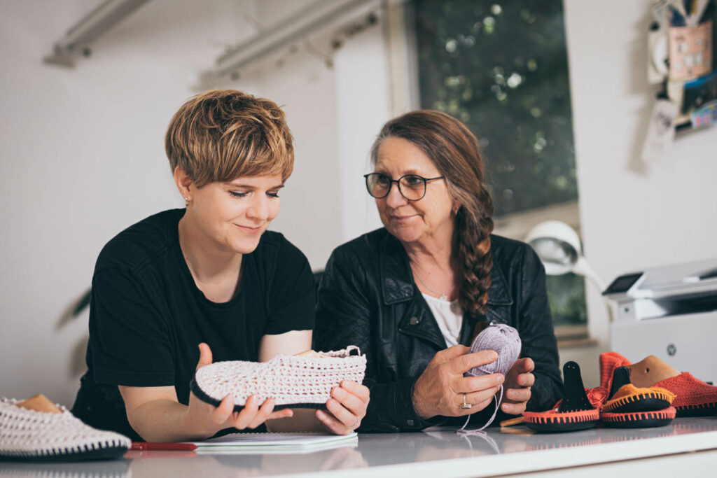 Isabelle Possehl und Claudine Vigouroux propagieren mit der Marke Botties nachhaltige DIY Schuhmode